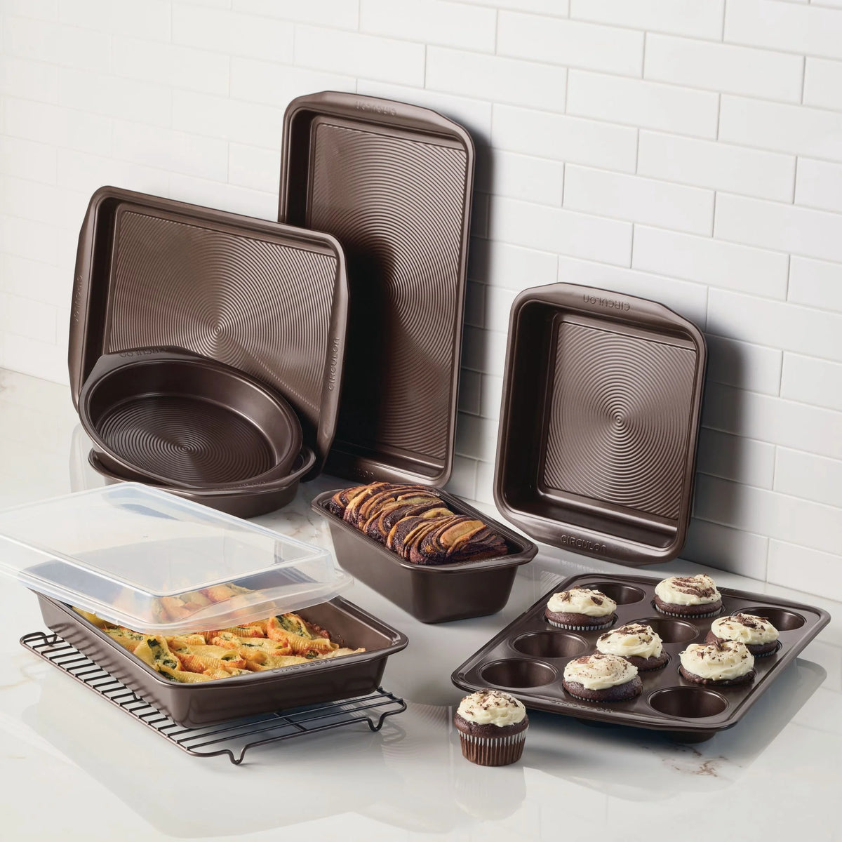 Nonstick Bakeware 10 Piece Bakeware Set, Chocolate Brown
